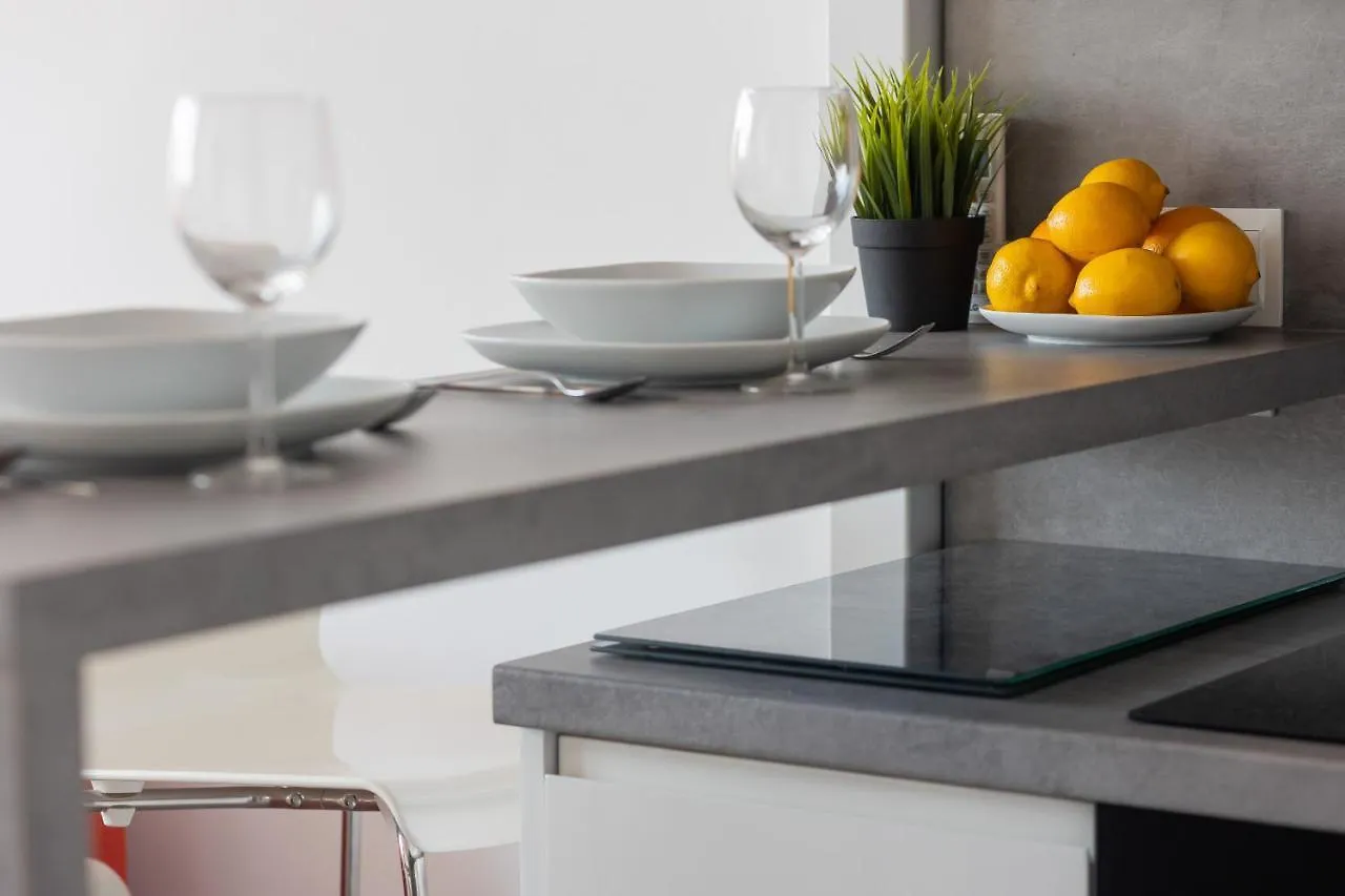 Chlodna Apartments With A City View Wola By Noclegi Renters Warschau Polen