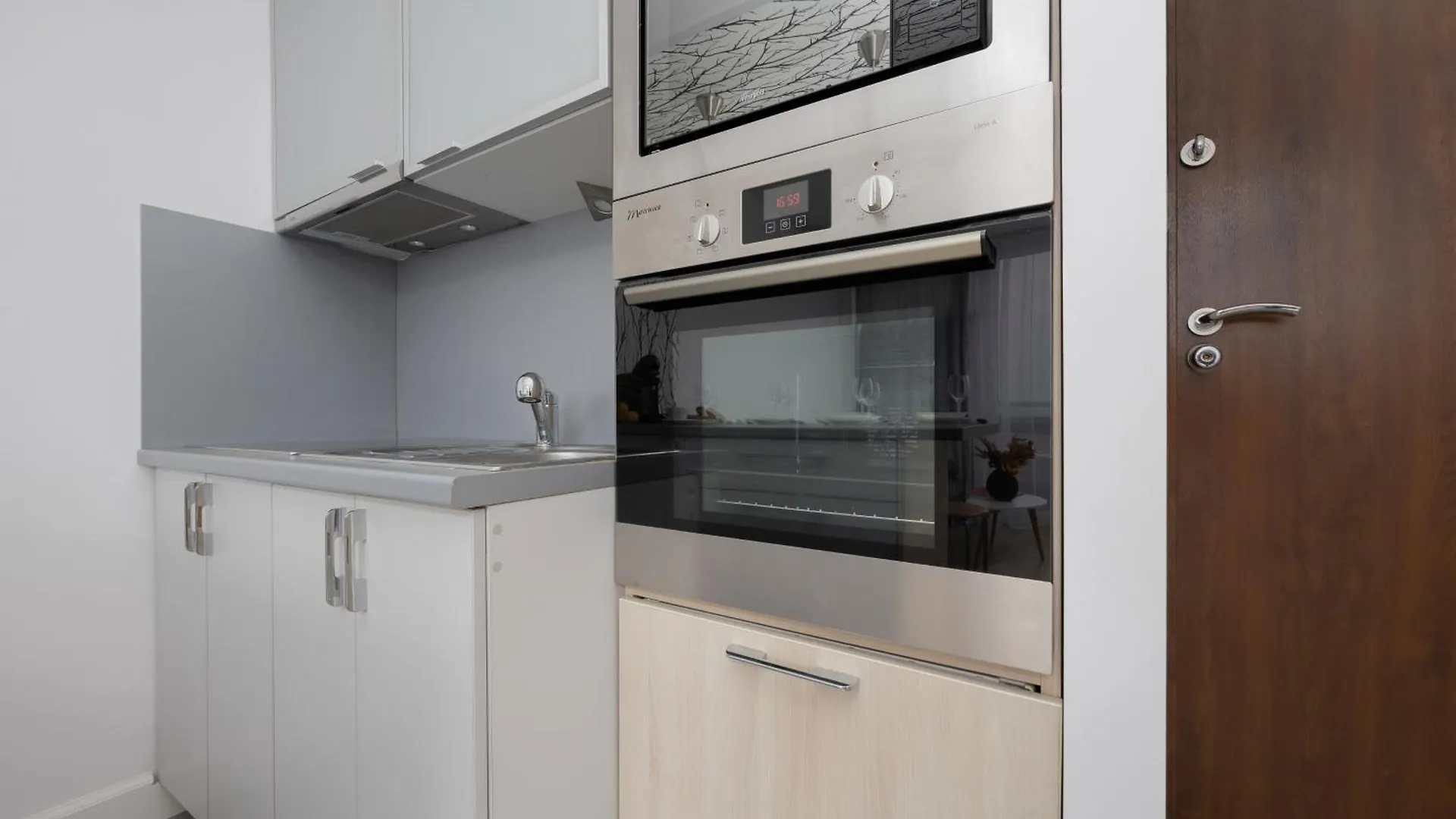 Chlodna Apartments With A City View Wola By Noclegi Renters Warschau