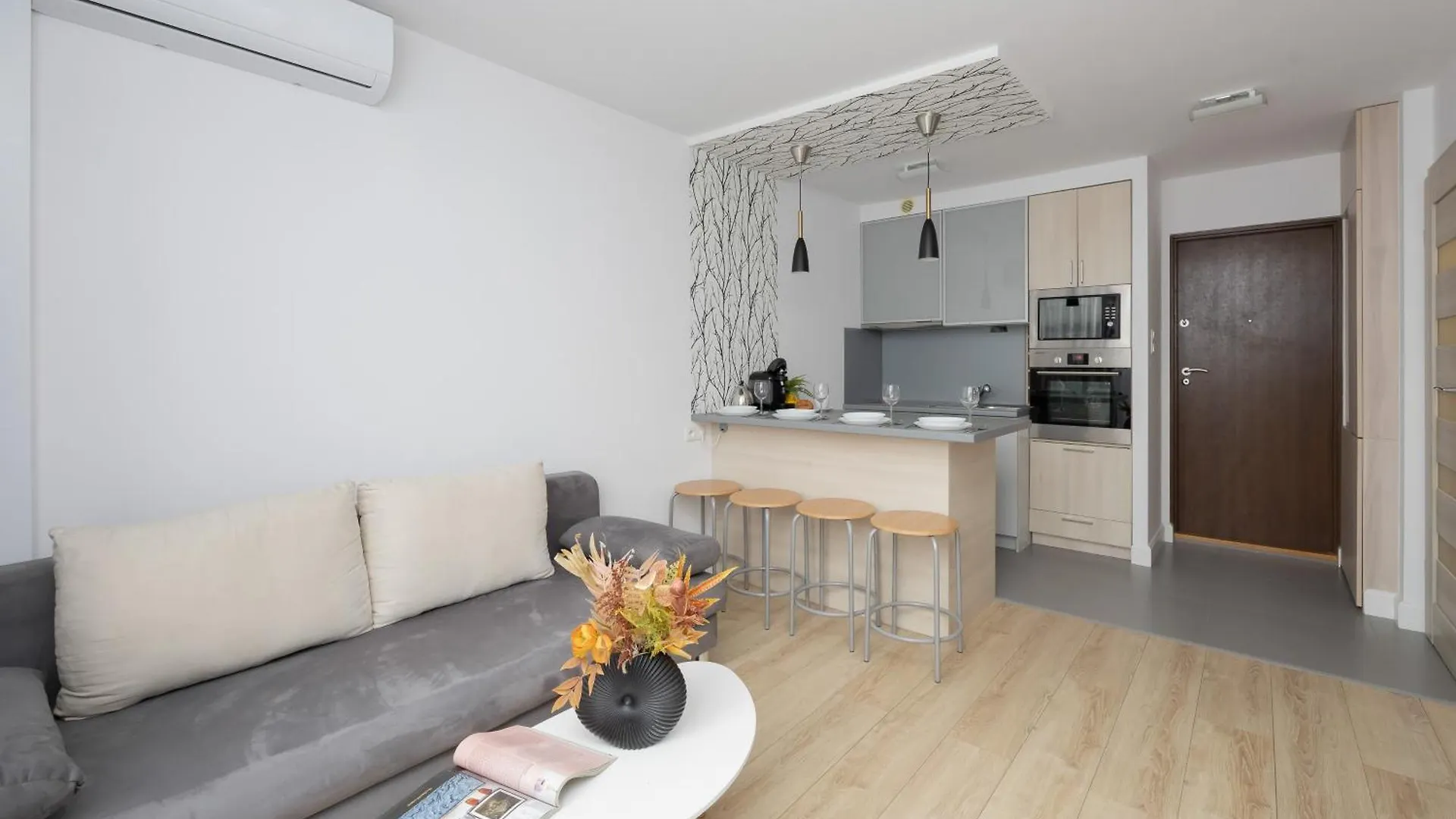 Chlodna Apartments With A City View Wola By Noclegi Renters Warschau