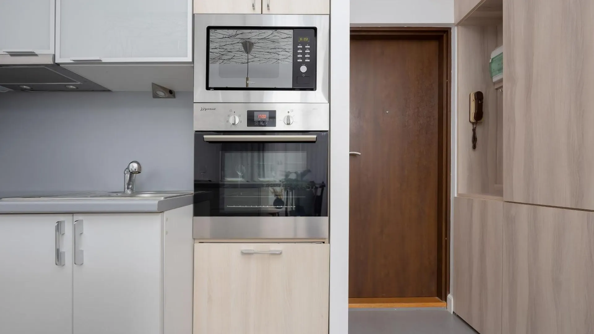 Chlodna Apartments With A City View Wola By Noclegi Renters Warschau