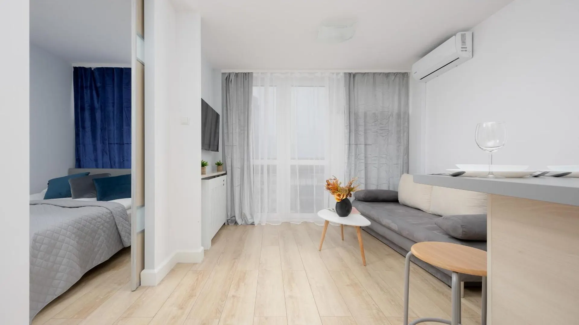 Chlodna Apartments With A City View Wola By Noclegi Renters Warsaw