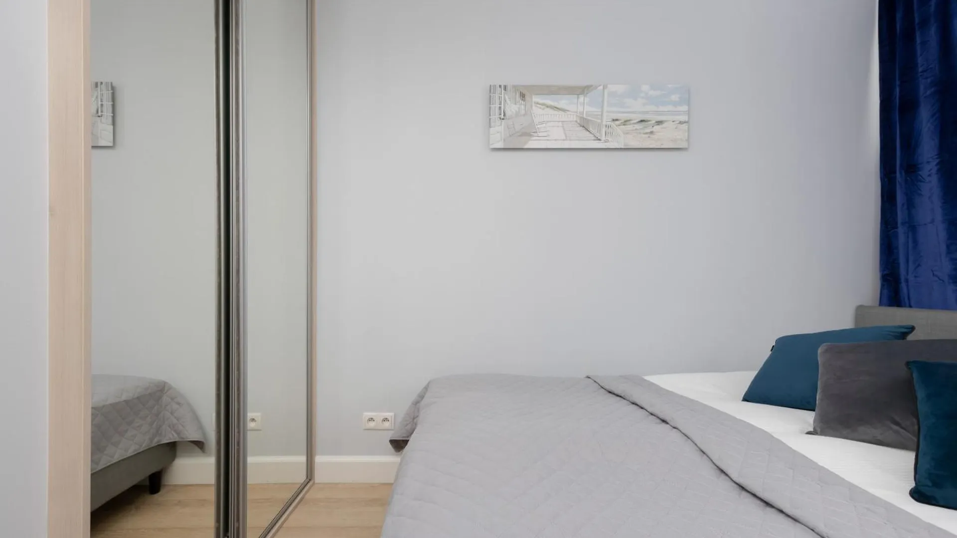 Chlodna Apartments With A City View Wola By Noclegi Renters Warsaw 0*,